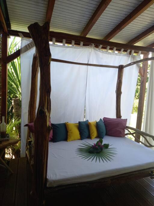Bungalow Atypique Ti Bambou A 500M De La Plage サンタンヌ エクステリア 写真