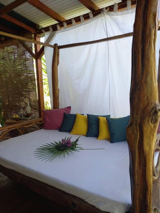 Bungalow Atypique Ti Bambou A 500M De La Plage サンタンヌ エクステリア 写真