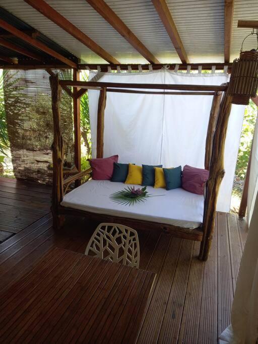 Bungalow Atypique Ti Bambou A 500M De La Plage サンタンヌ エクステリア 写真