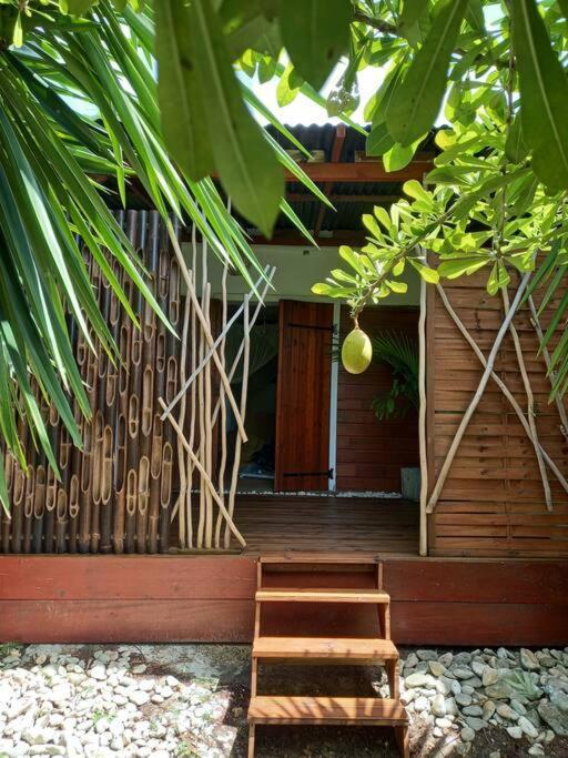 Bungalow Atypique Ti Bambou A 500M De La Plage サンタンヌ エクステリア 写真